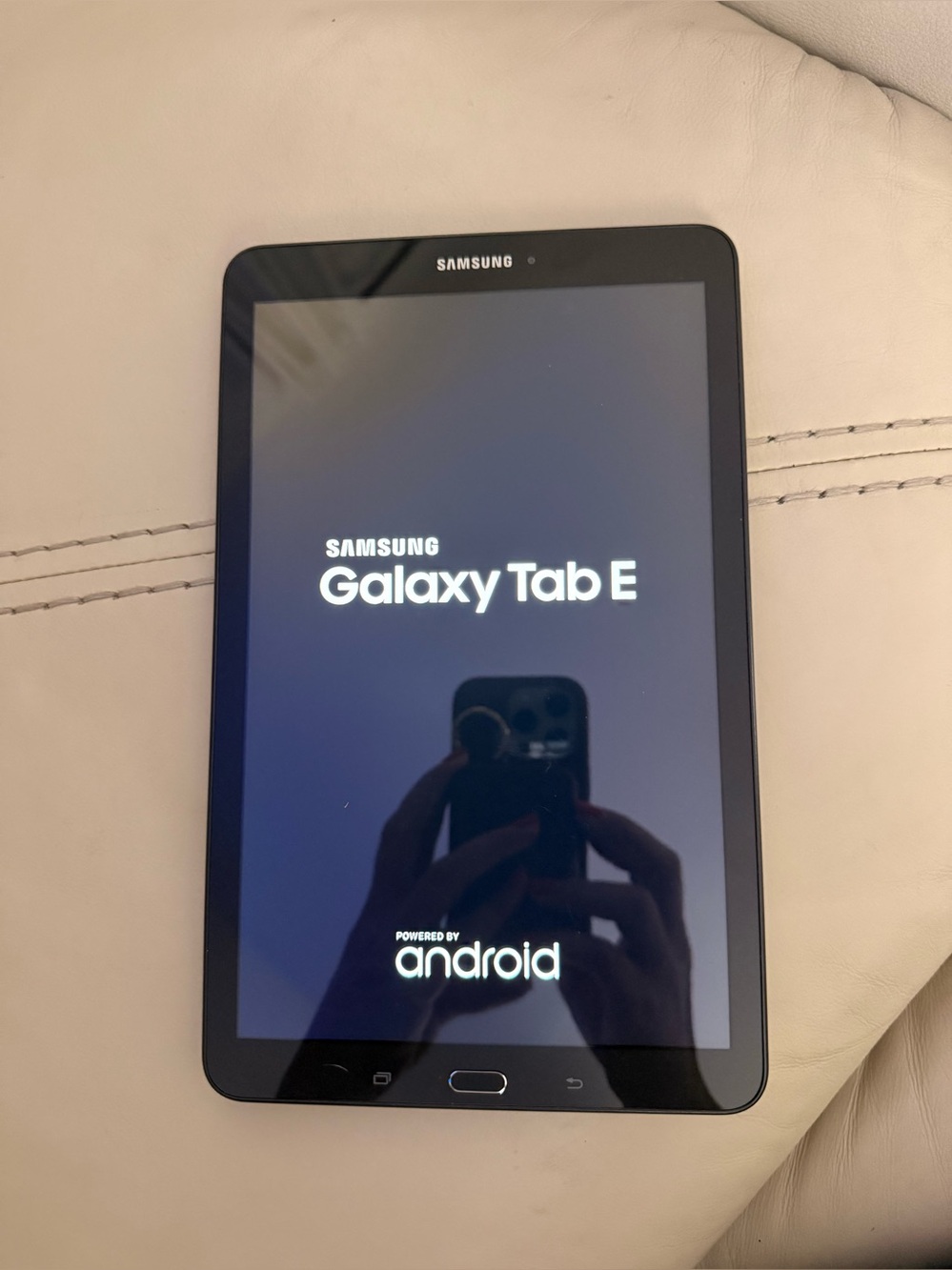 Samsung Galaxy Tab E Tablet - Black Front, Black Bezel